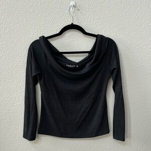 Cozy abercrombie and fitch off shoulder top